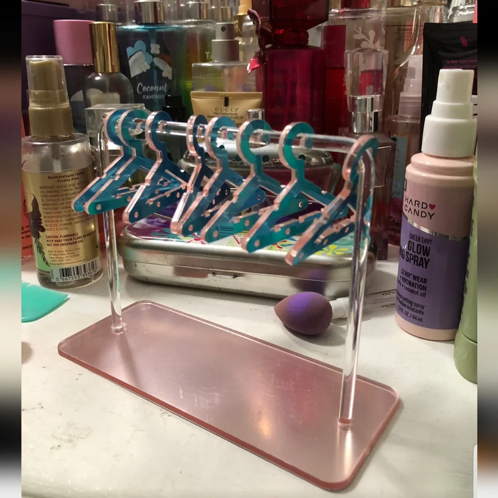 - Acrylic Creative Earring Display Stand - Pink